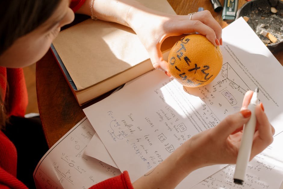 Tiener herhaalt wiskunde in schrift