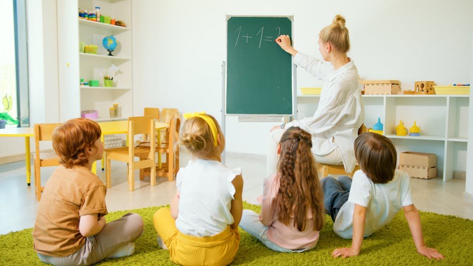 Klas speelt wiskundespellen in groep