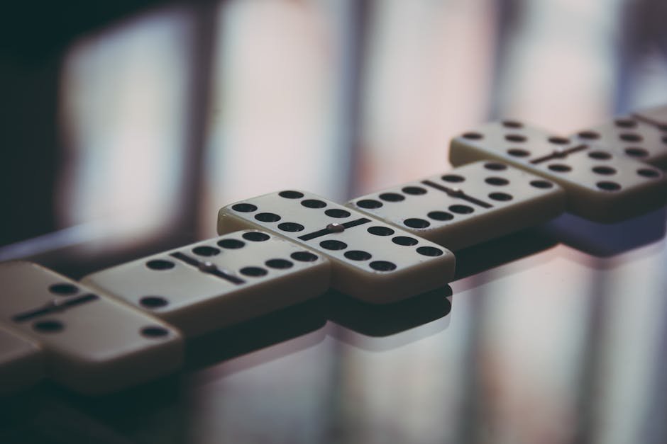 Domino-stenen op tafel